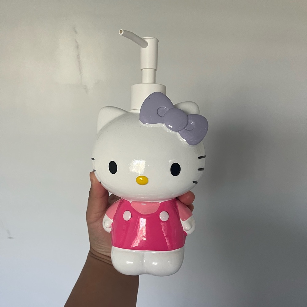 Hello kitty purple bow soap dispenser
